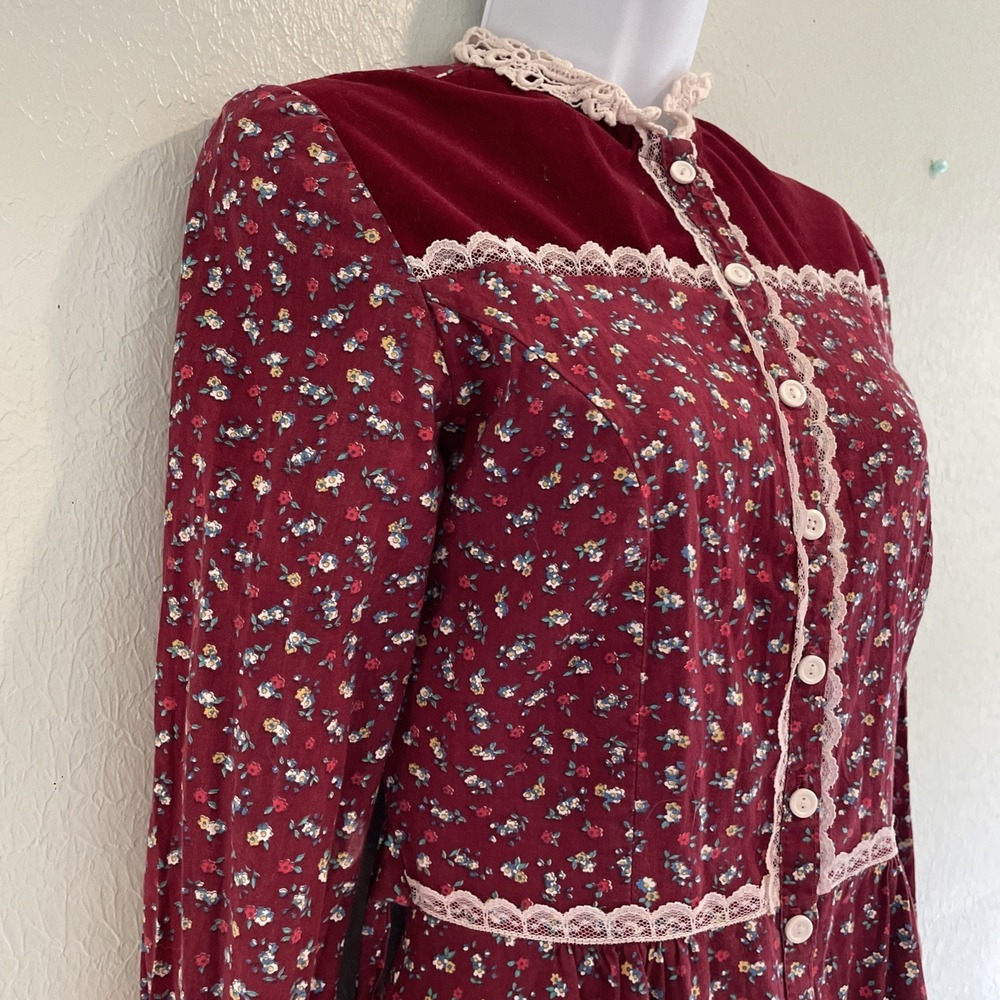 1970s Gunne Sax Prairie Dress Red Calico Floral Long Sleeve Midi Cottage Sz 9/10 - Picture 3 of 11